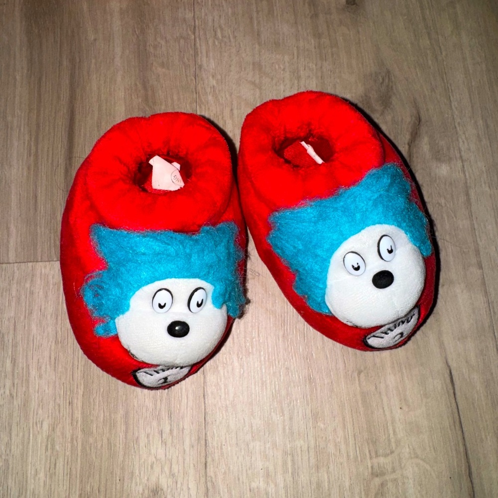 Thing 1 and Thing 2 slippers funny adorable fit my 1-2 year old